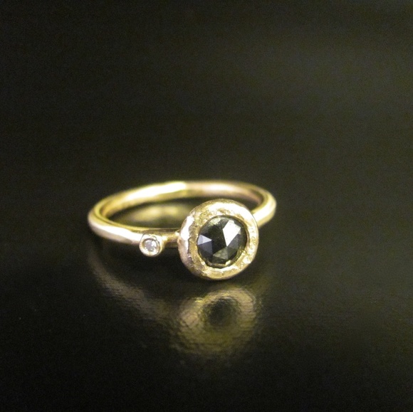 Gold diamond ring. - Picture 8 of 8
